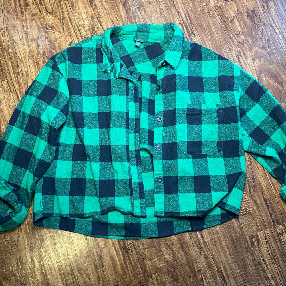 green cropped flannel